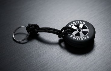 Portachiavi personalizzato a forma di ruota con logo Pneumatici Martino