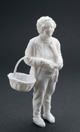 Statuina personalizzata con cestino stampata in 3D